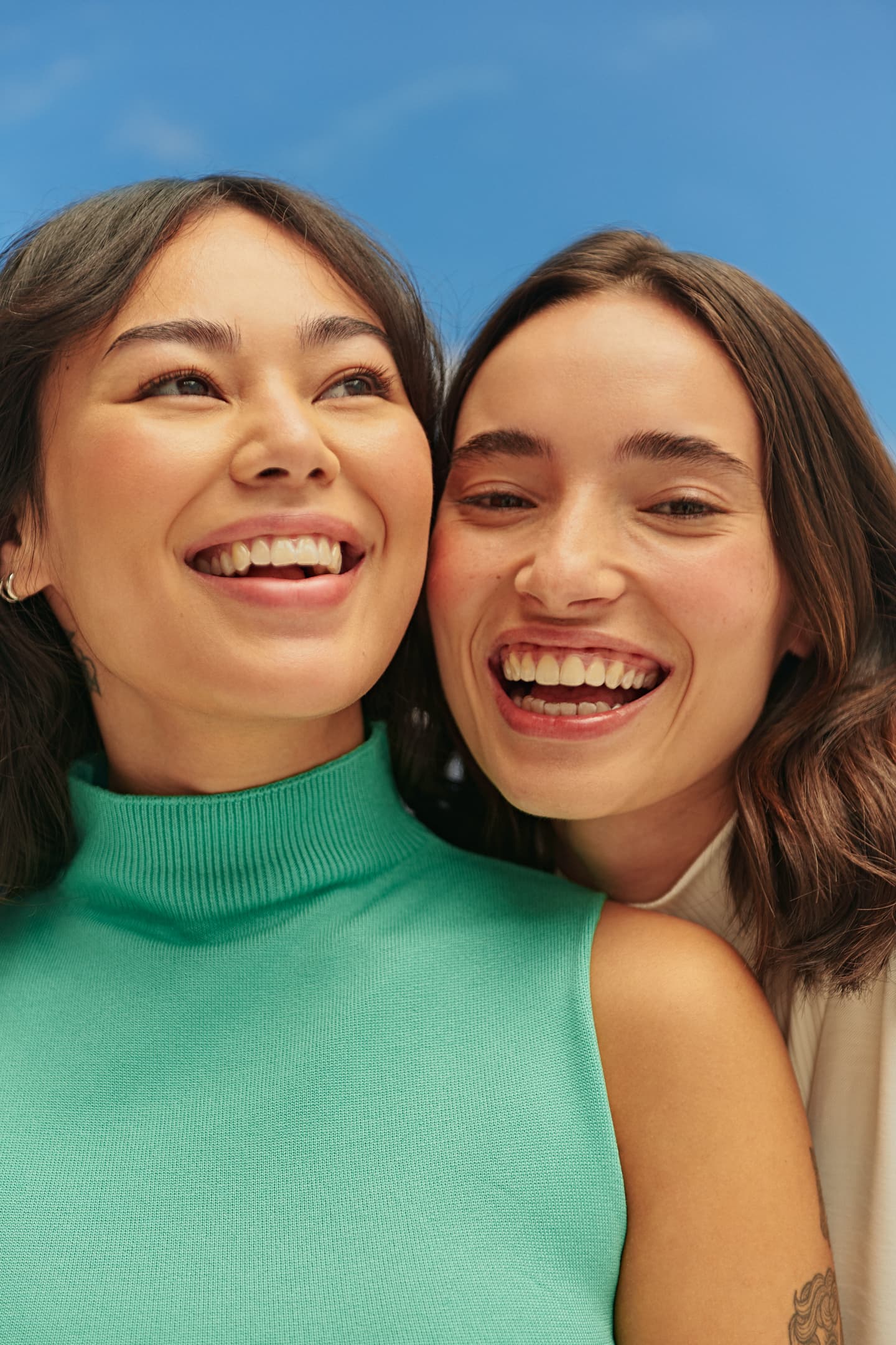 meninas sorrindo 